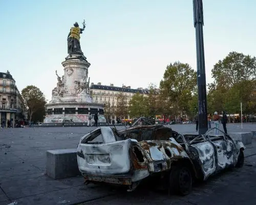 Franța pregătește 70.000 de polițiști pentru o operațiune națională de securitate