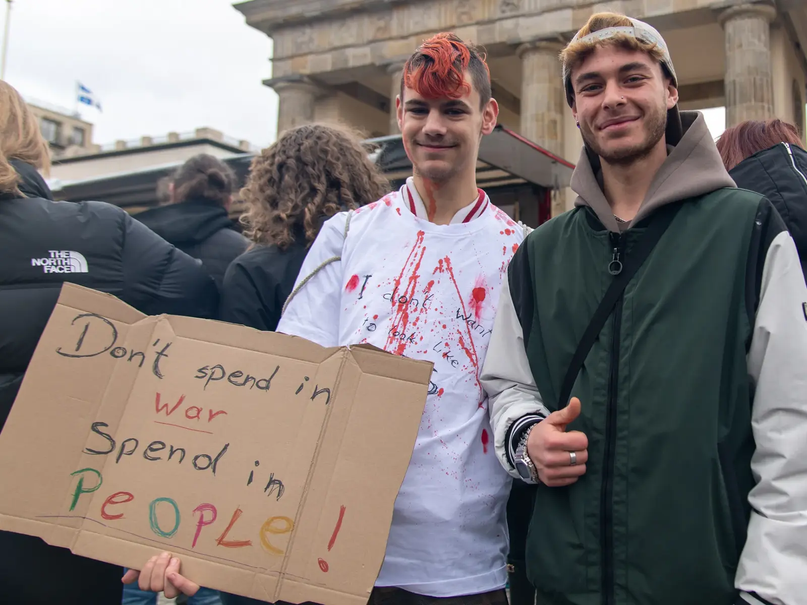 Mii de tineri în stradă: Gen Z protestează în Germania